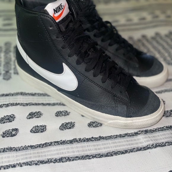 Nike Blazer Mid '77 Vintage Black White Sail 2022 BQ6806-002 Men 10/Wmn Sz 11.5 - Picture 8 of 8